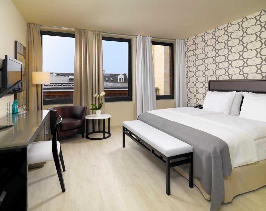 H10 Berlin Ku'Damm Hotel Exterior photo